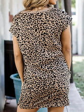 Vestido casual de casa con cuello redondo y manga corta con estampado de leopardo